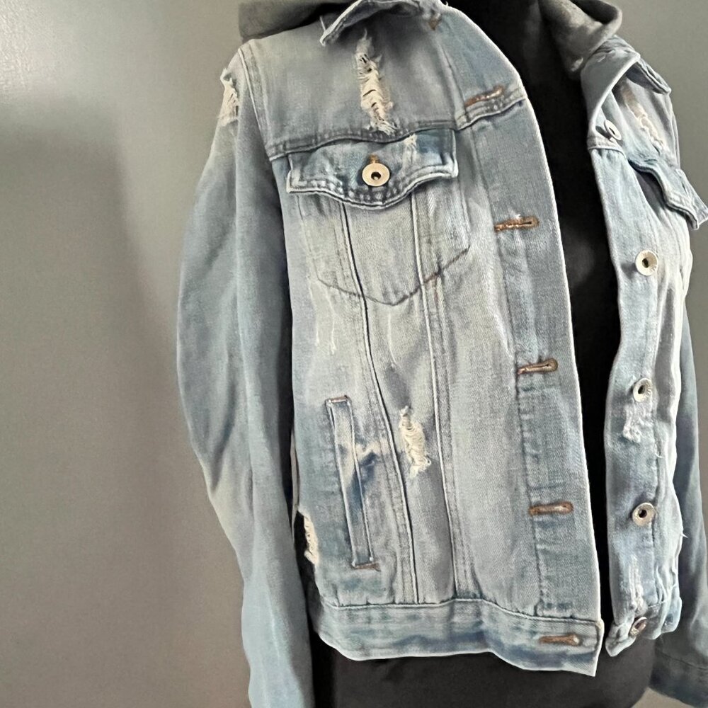 Ci Sono Denim Jacket, Removable Hood, Distressed, Size Large, Style DJK161 - Picture 4 of 10